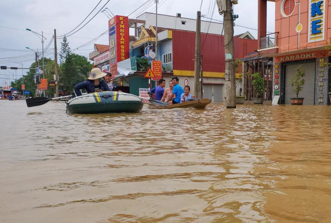 Đến sáng ngày 16-10, thời tiết tại huyện Lệ Thuỷ đã ngừng mưa và có nắng. Ảnh: BT