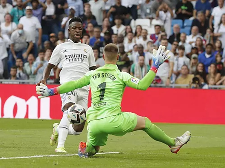 Trực tiếp bóng đá Real Madrid - Barcelona: Valverde ghi bàn (La Liga)