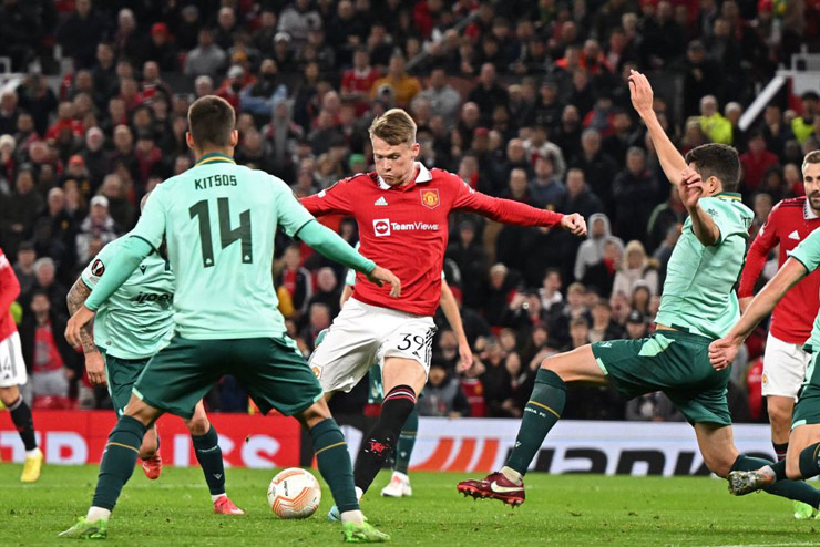 Scott McTominay ghi bàn thắng muộn giúp MU vất vả hạ gục Omonia Nicosia ở sân nhà tại Europa League hôm 14/10