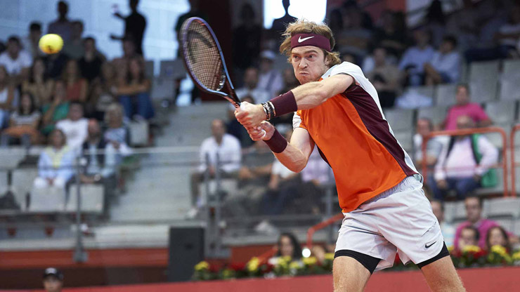 Andrey Rublev có trận đấu xuất sắc trước Dominic Thiem