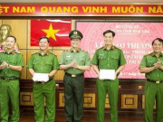 Pháp luật - Thưởng nóng lực lượng khám phá vụ nhóm bạn tù cướp tài sản nhà chủ tịch huyện