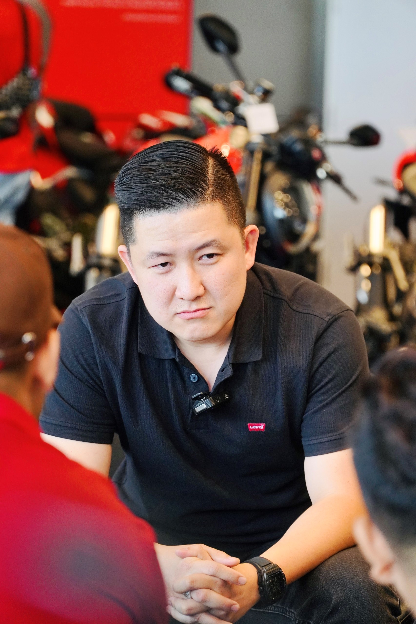 Chân dung anh Nguyễn Duy Sử - chủ nhân siêu xe Ducati Panigale V4 SP2 đầu&nbsp;tiên ở Việt Nam