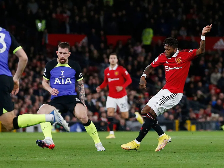 Video bóng đá MU - Tottenham: Fred tỏa sáng rực rỡ, hiệp hai bùng nổ (Ngoại hạng Anh)