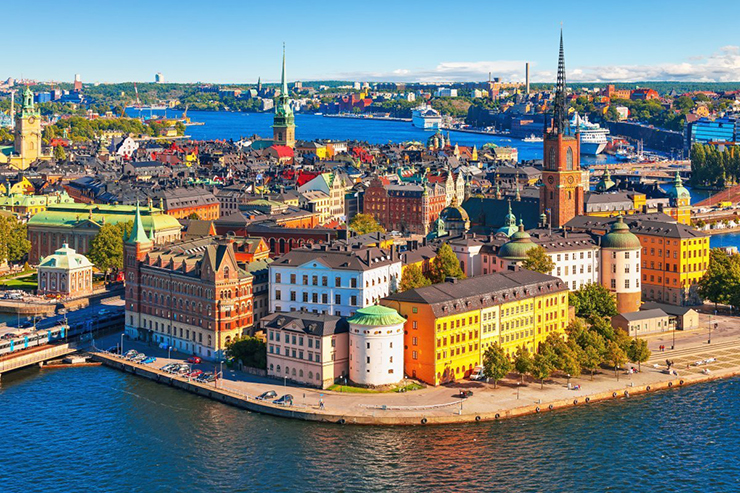 Stockholm, Thuỵ Điển: Hàng triệu khách du lịch vẫn ùn ùn kéo tới Stockholm mỗi năm dù giá trung bình của một khách sạn là 185,61 USD (khoảng 4,6 triệu đồng)&nbsp;một đêm, bởi không chỉ cảnh quan xinh đẹp, các bảo tàng hấp dẫn mà còn bởi nhiều kiến trúc nổi bật ở nơi đây.
