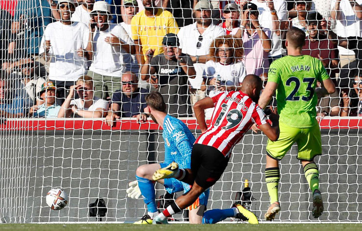 Trên sân nhà Gtech Community mùa này, Brentford từng "đè bẹp" MU 4-0