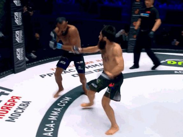 Thể thao - Đá xoay tuyệt đỉnh, võ sĩ Nga hạ knock-out đối thủ sau 28 giây