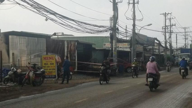 Vụ cháy xảy ra vào rạng sáng trên đường Nguyễn Cửu Phú. Ảnh: HT