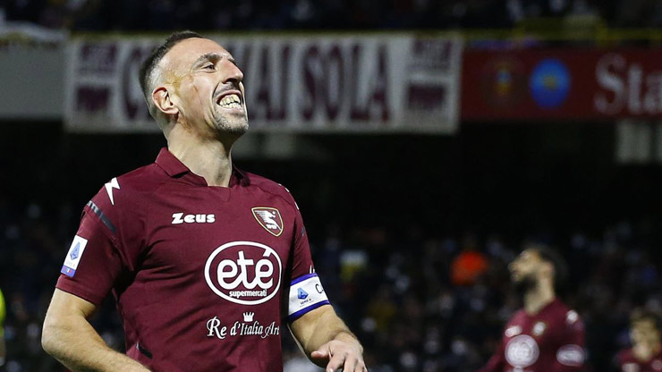 "Gã mặt sẹo" Franck Ribery làm trợ lý HLV ở đội bóng Ý Salernitana sau khi vừa giải nghệ ở tuổi 39