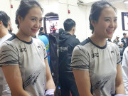 Thể thao - Hot girl MMA Phạm Thị Nhung tung đòn siết cực hiểm, vào chung kết LION Championship