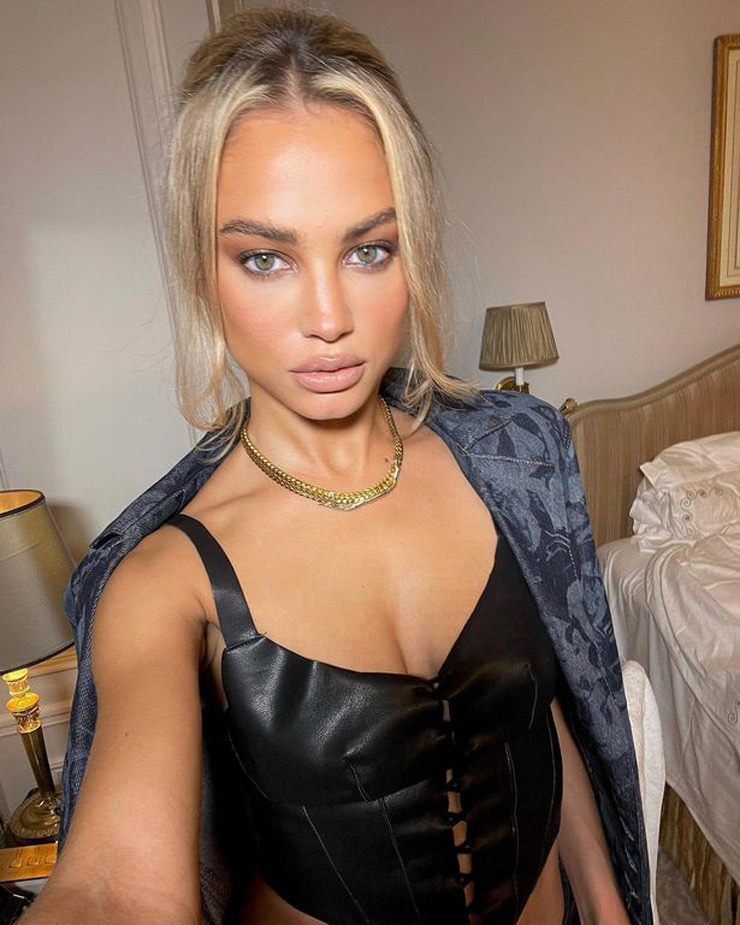 Mbappe left his transgender girlfriend, dated an extremely attractive "one-child" supermodel - 5