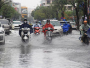 Tin tức trong ngày - Đà Nẵng mưa từ sáng đến trưa, nhiều người sợ ngập nháo nhào tìm lối thoát