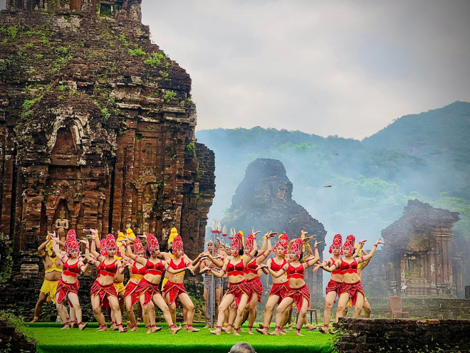 Ngắm tháp cổ ngàn năm rêu phong, không thua gì Ankor Wat - 4