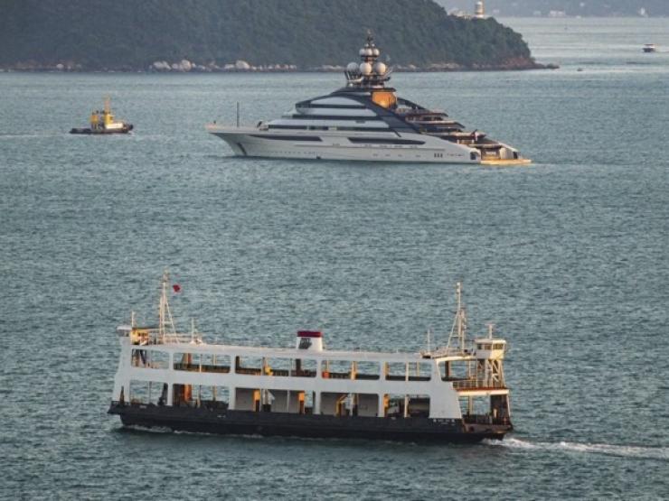 Siêu du thuyền 500 triệu USD của ”ông trùm thép” giàu nhất nước Nga rời Hong Kong