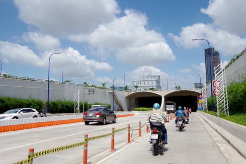 NÓNG: Cấm xe 2 ngày liên tiếp tại hầm sông Sài Gòn - 1