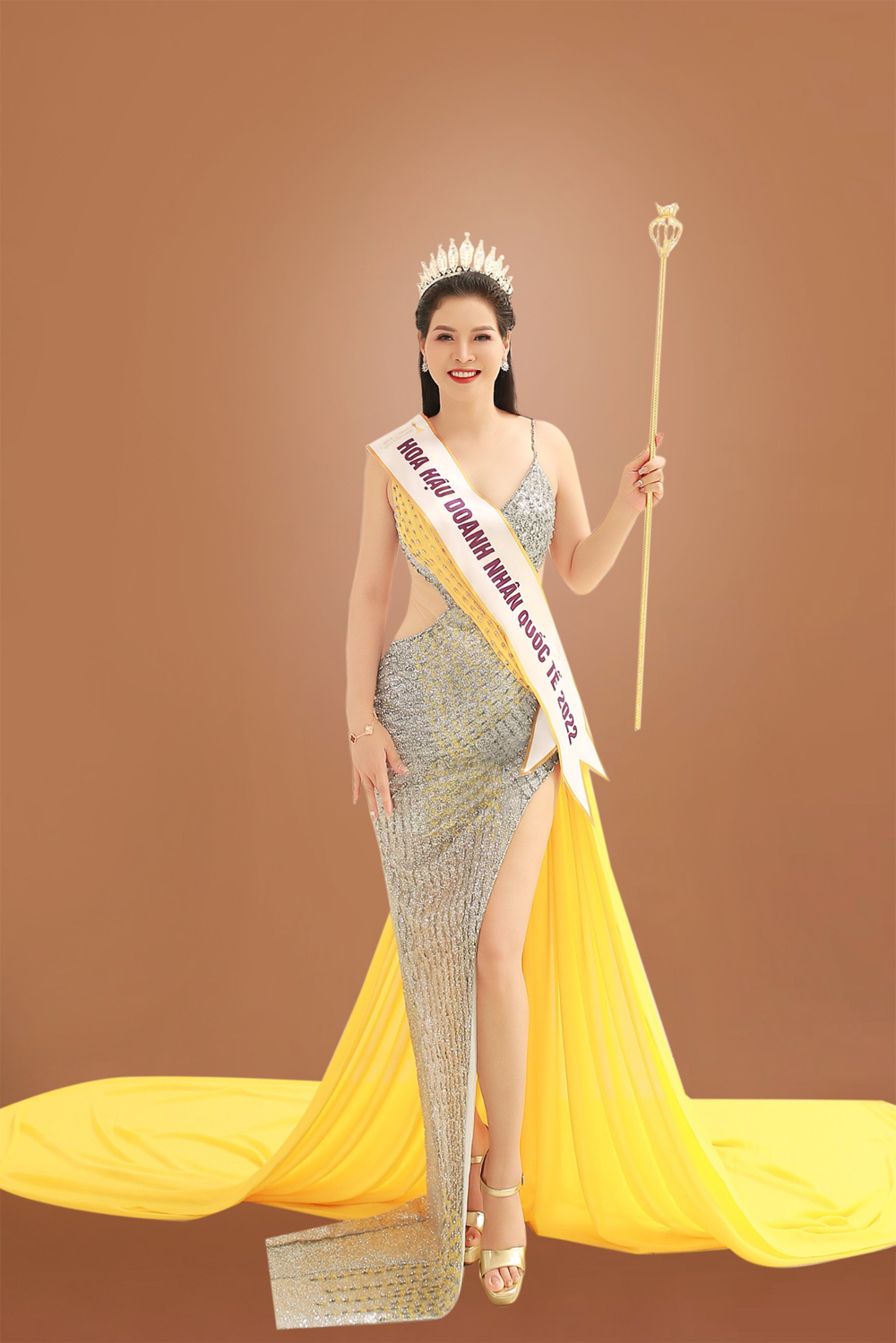 Hoa hậu Doanh nhân Quốc tế Thao Lê xinh đẹp cuốn hút