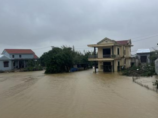 Thừa Thiên - Huế: Nhiều vùng bị ngập, thủy điện tăng xả lũ