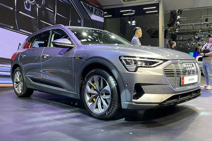 SUV thuần điện Audi e-tron trình làng tại VMS 2022 - 1