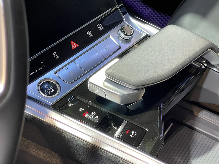 SUV thuần điện Audi e-tron trình làng tại VMS 2022 - 16