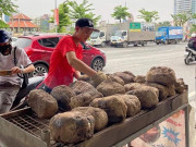 Kinh doanh - Thu nhập trở về 0, chủ quán nhậu mang “đất lạ” ra đường nướng, làm không kịp bán