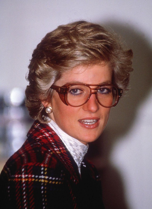 Phong cách thời trang tinh tế của Công nương Diana vẫn tạo nguồn cảm hứng đến tận ngày nay - 5