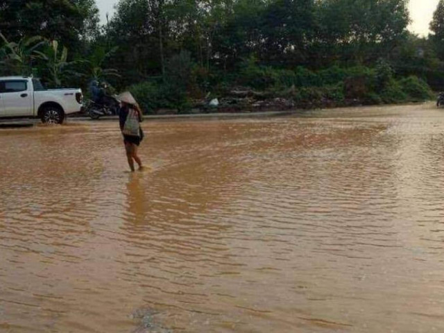 Lại vỡ đường ống nước sạch Sông Đà, dân bị cắt nước đến chiều