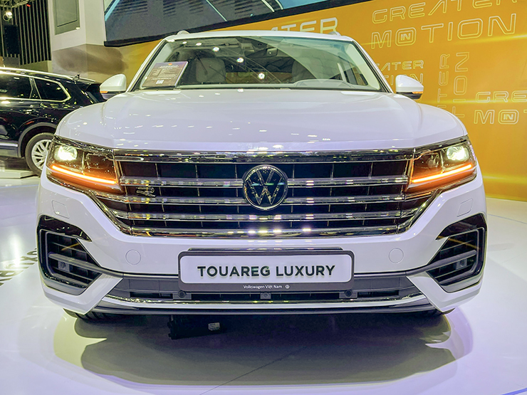 Cận cảnh bộ đôi SUV Volkswagen Touareg có giá bán từ 3 tỷ đồng tại VMS 2022 - 6