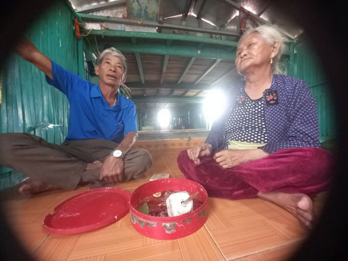 Bà Nguyễn Thị Lạy vui mừng khi nhà nước quan tâm cấp đất, làm nhà ở