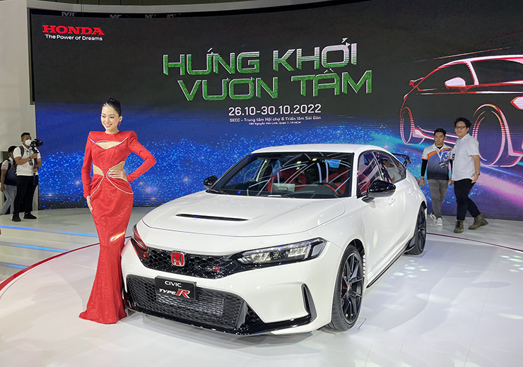 Ảnh thực tế Honda Civic Type R 2023 tại VMS 2022 - 1
