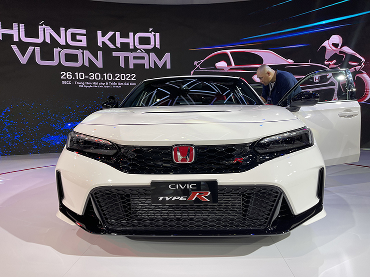 Ảnh thực tế Honda Civic Type R 2023 tại VMS 2022 - 3