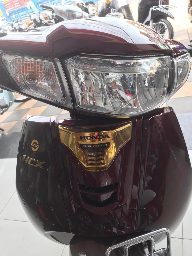 2023 Honda Dream 125 đột phá về động cơ và trang bị - 7