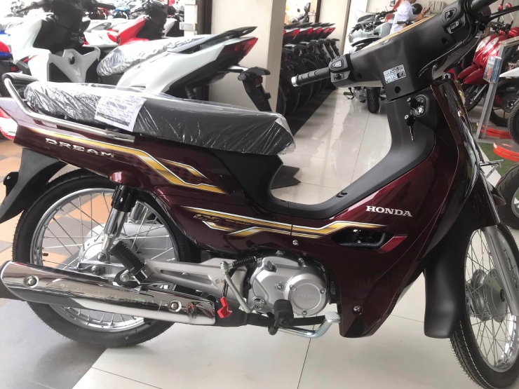 2023 Honda Dream 125 đột phá về động cơ và trang bị - 10