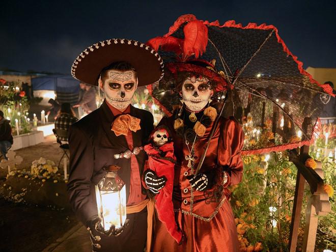 Những phong tục kỳ lạ trong ngày lễ Halloween trên thế giới - 4