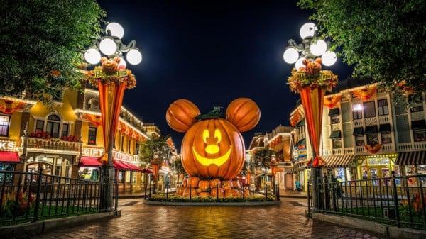 Những phong tục kỳ lạ trong ngày lễ Halloween trên thế giới - 2
