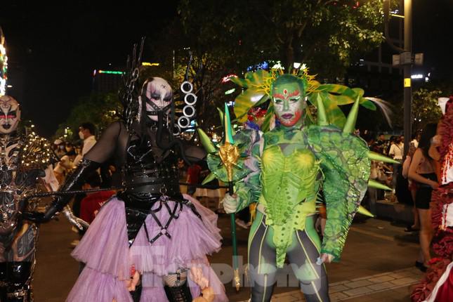 Những nhân vật được cosplay, thu hút sự chú ý trên phố