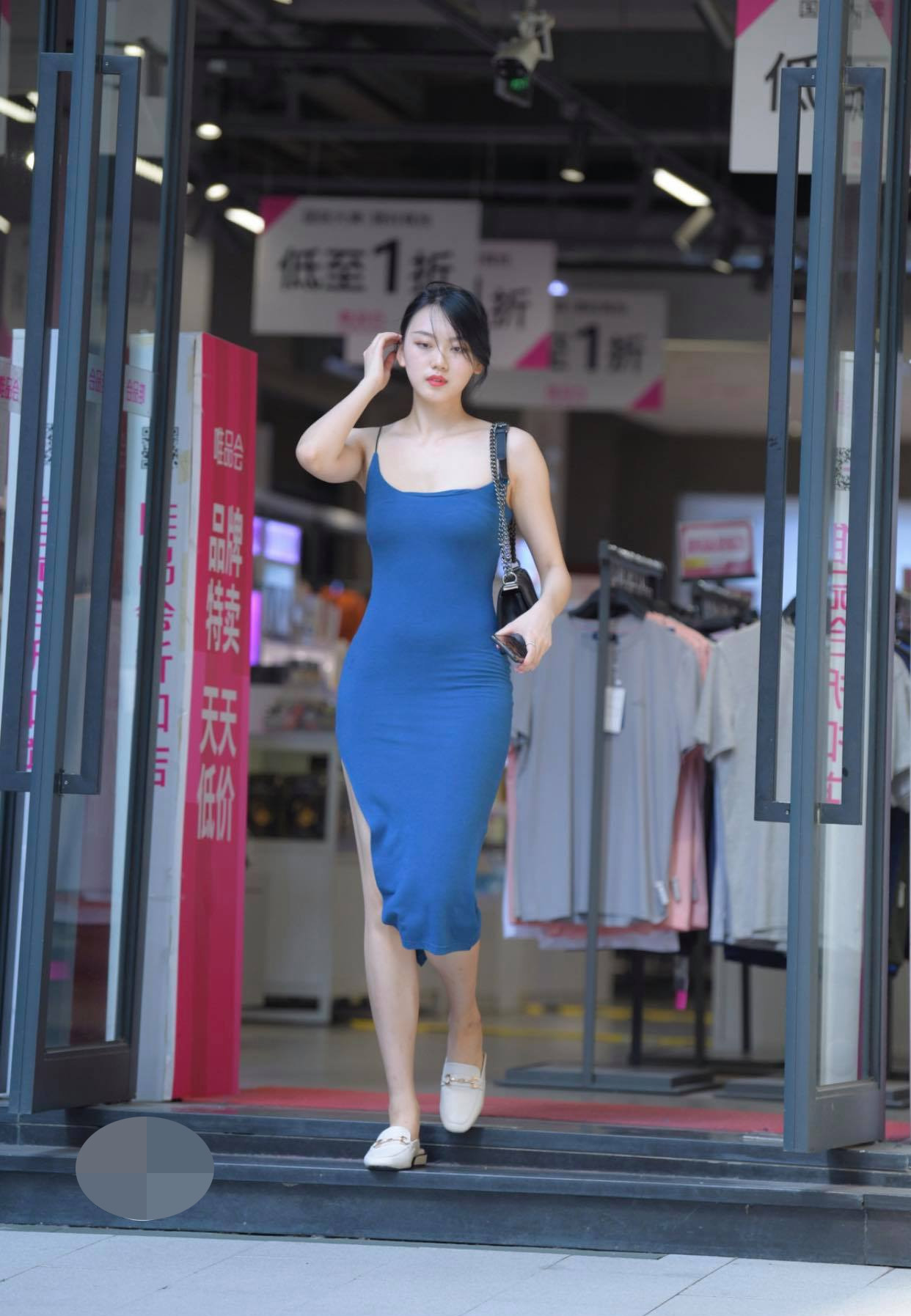 Bodycon hiện tại cũng khá phổ biến trên đường phố Trung Quốc.