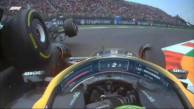 &nbsp;Va chạm giữa Ricciardo và Tsunoda