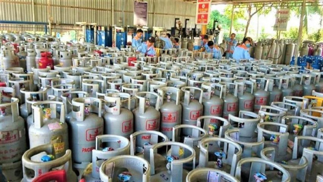 Giá gas tháng 11 đồng loạt tăng 20.000- 21.000 đồng/bình 12kg