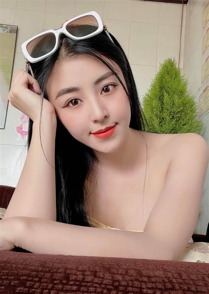 Bà Tưng, &#39;hot girl ngủ gật&#39;, &#39;hot girl bánh tráng&#39; ra sao sau bao năm nổi tiếng - 11