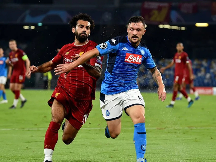 Liverpool khó giành ngôi đầu từ Napoli