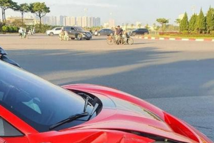 Giật mình với giá mua bảo hiểm xe ô tô Ferrari