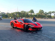 Ngắm xe - Chiếc Ferrari 488 gây tai nạn tại Mỹ Đình có giá bao nhiêu?