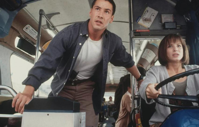 Diễn viên Keanu Reeves (bên trái) và bạn diễn Sandra Bullock (bên phải) trong phim Speed (tạm dịch: Tốc độ). ẢNH: 20TH CENTURY FOX