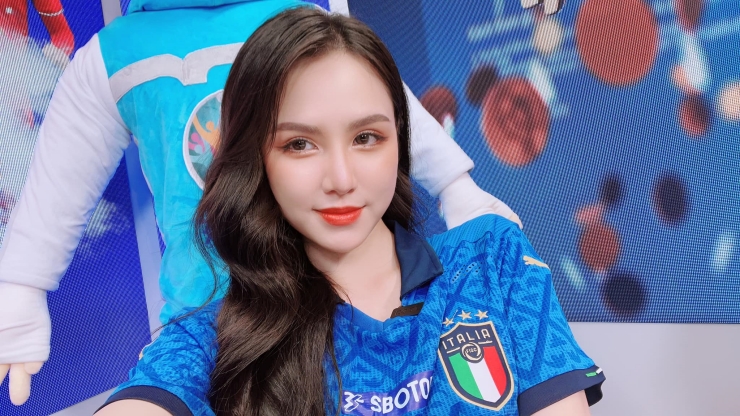 Đặng Ngân cũng là người đẹp xuất hiện trong chương trình &#34;Nóng cùng World Cup&#34; 4 năm trước.
