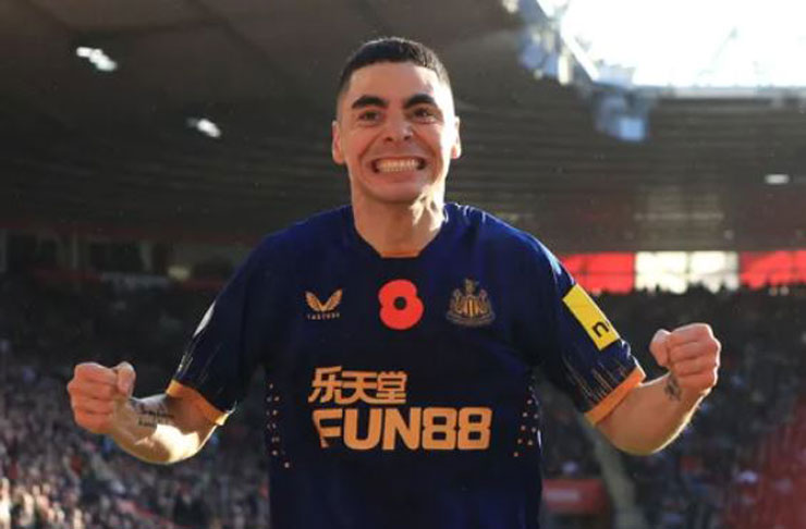 Miguel Almiron mở tỷ số xứng đáng cho Newcastle