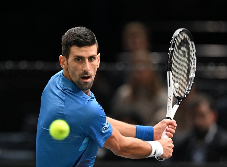 Nole vào chung kết Paris Masters