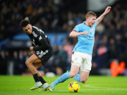 Bóng đá - De Bruyne &quot;câu&quot; penalty cuối trận: Fan bức xúc kêu oan hộ Salah &amp; Sancho