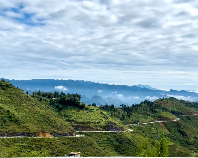 Khung cảnh thiên nhiên hùng vĩ.