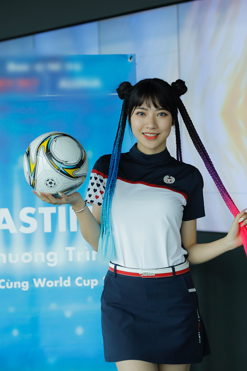 Hot girl &#34;mê&#34; CR7 khoe thềm ngực sexy, nổi bật giữa dàn người đẹp casting &#34;Nóng cùng World Cup 2022&#34; - 5