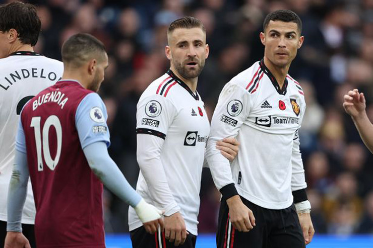 Ronaldo gây thất vọng trong trận thua của MU ở sân Villa Park