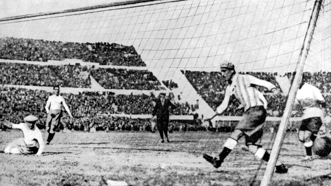 Có 12 đội tuyển tham dự World Cup 1930